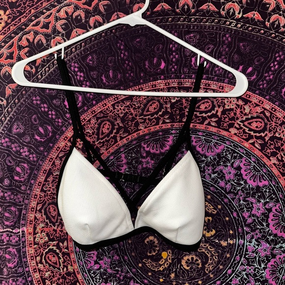 Cupshe Black and White Bikini Set - Picture 2 of 6